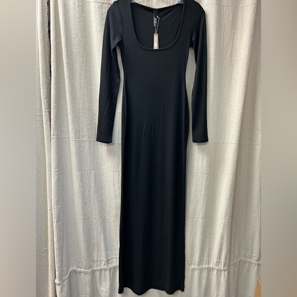 Skims/ NWT/PETITE LONG SLEEVE DRESS/ Soft Lounge Long Sleeve Dress / black M/P - Picture 2 of 9